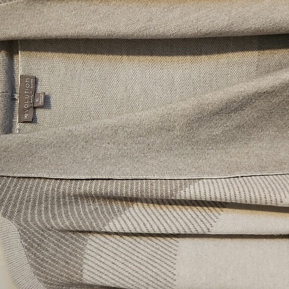 Evolution Cape - Picture 3 of 6